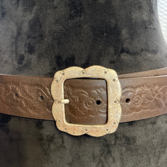 Nine West 1 3/8” Brown Leather Belt Size Medium NWOT - Picture 2 of 7